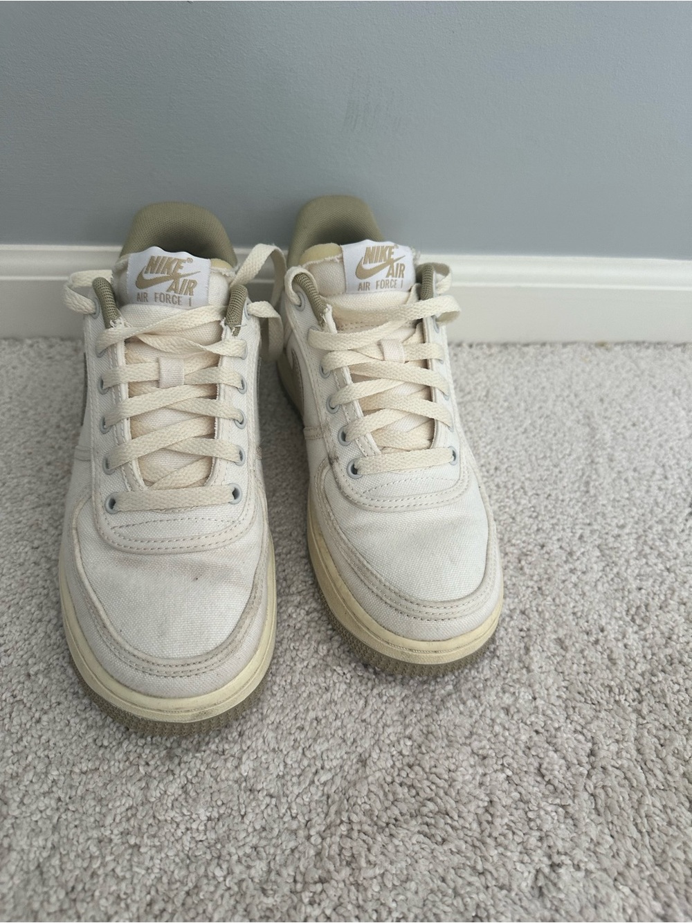 Nike Kids Low Top Sneakers in Cream and Beige